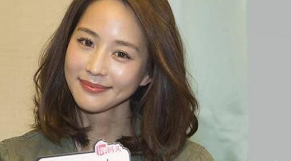 女性的高级气质,当当张钧宁跟周迅撞衫,终于见识到了