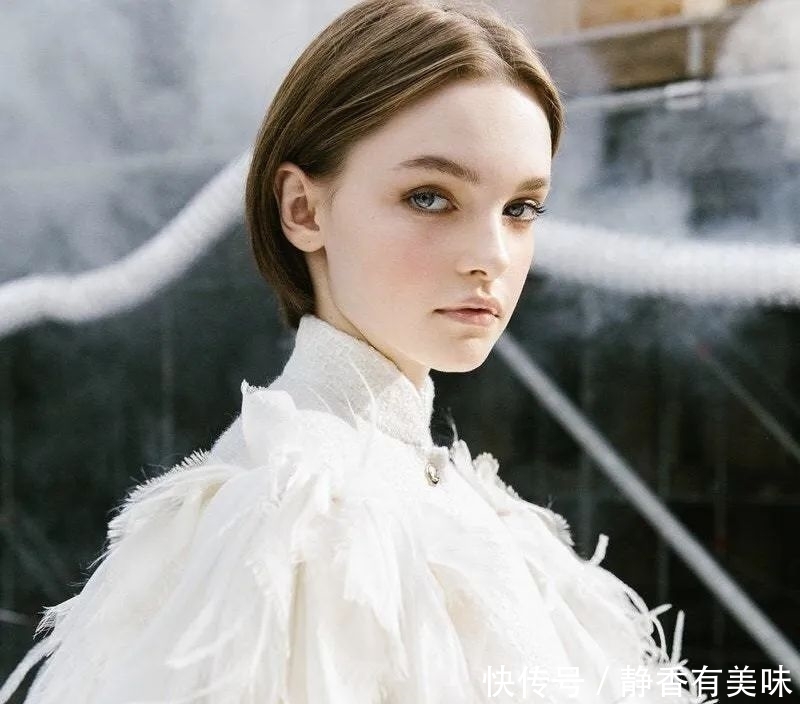 『时装周』巴黎时装周:高阶艺术玩家遇上仙女蹦迪,今晚谁是PARTY QUEEN?