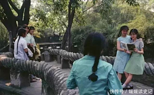 70年代，解放碑还是最高的建筑——老照片上的重庆记忆