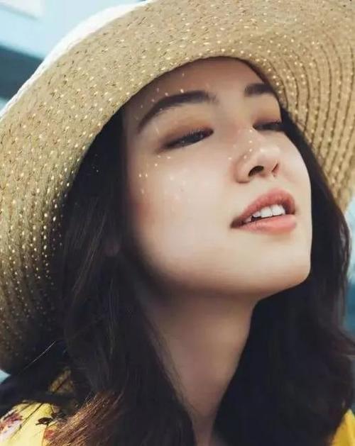 用健身征服Chanel，22岁的她告诉你：自律的女人，有多可怕！