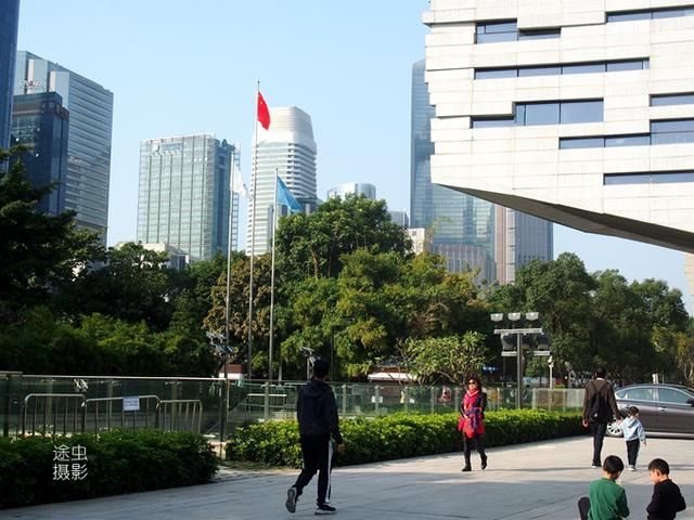 实拍广州珠江新城CBD，300+摩天楼扎堆，天际线的确不一般！