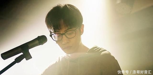 「镜头」《半个喜剧》：开心麻花式的现实主义，3个爆笑镜头暗喻现代悲伤