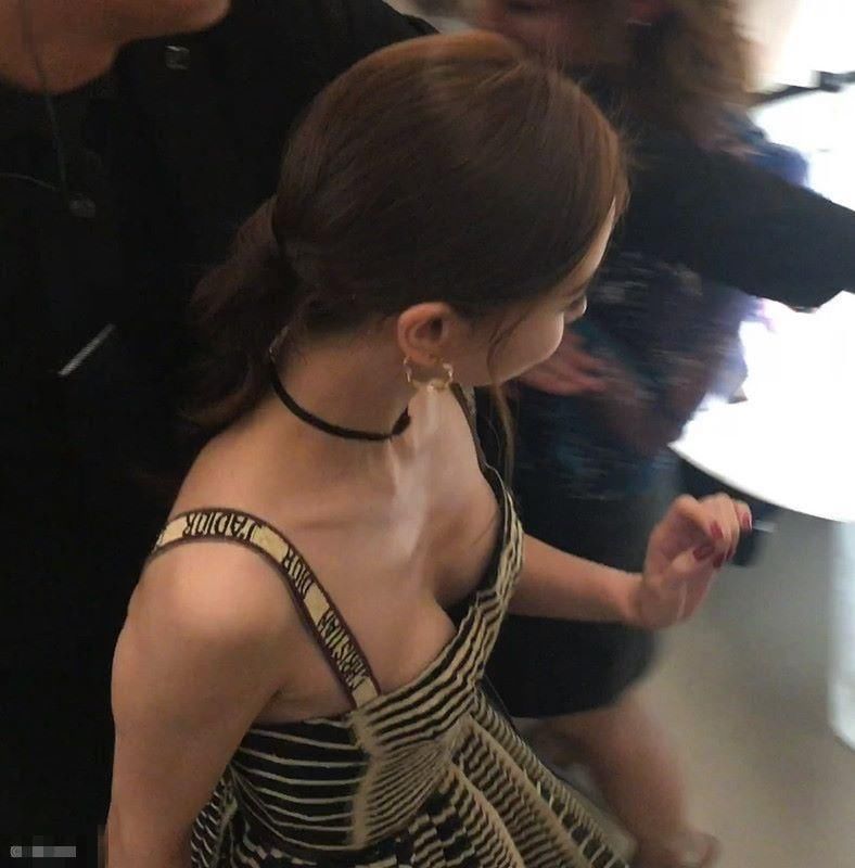 给摄影师加鸡腿!以为是“太平公主”的baby，竟然这么有料?