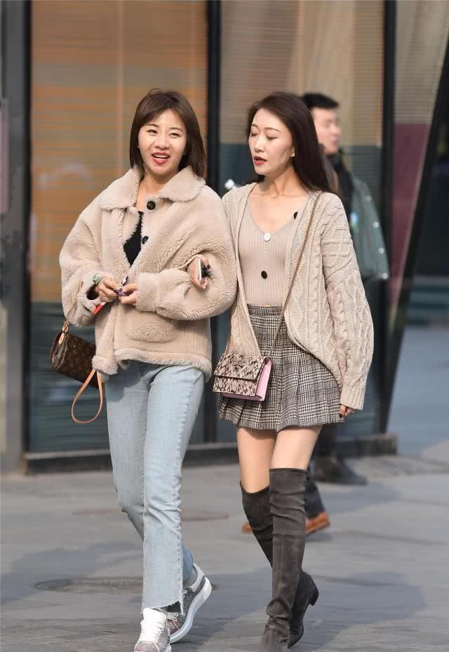  出气@衣着牛仔裤子，是配搭高跟鞋子還是配搭平跟鞋，搭出气场最关键