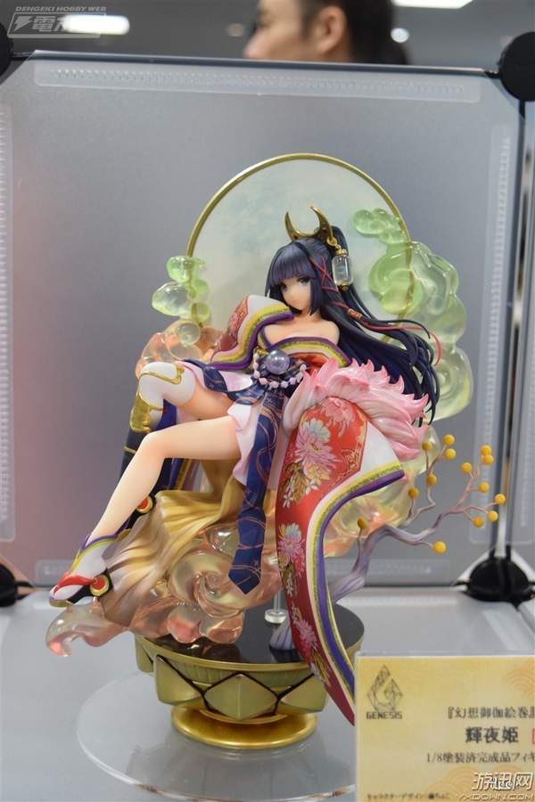 辉夜姬手办彩模 彩云伴身温文尔雅，修长美腿引人注目