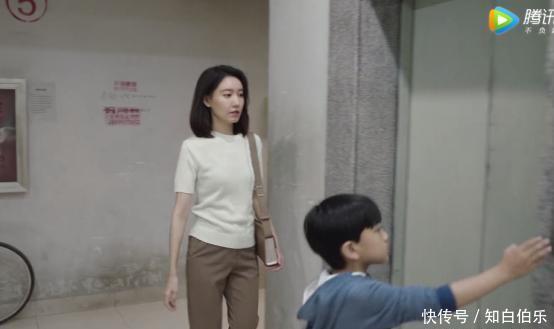 「超凡脱俗」余欢水老婆的时尚穿搭,件件搭配都是经典,超凡脱俗!
