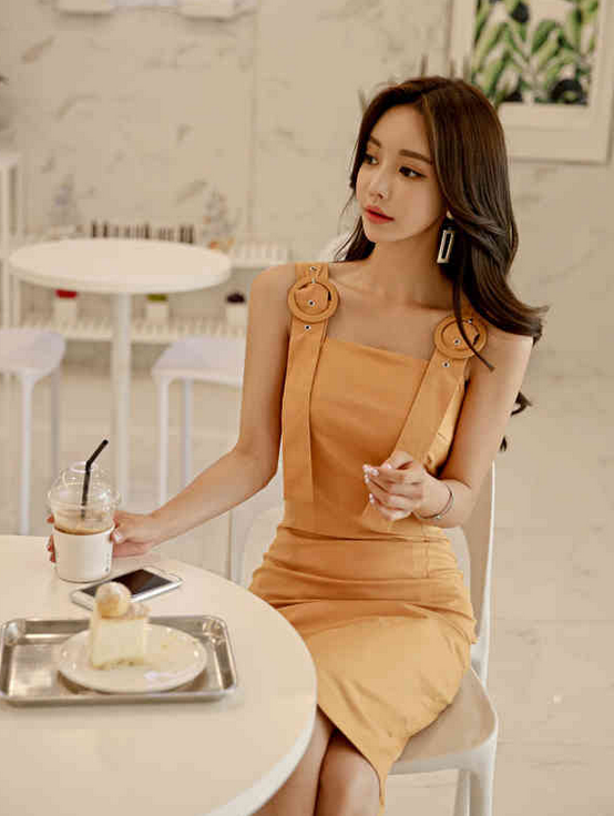 孙允珠甜美蜂蜜暖色橘融吊肩知性裙