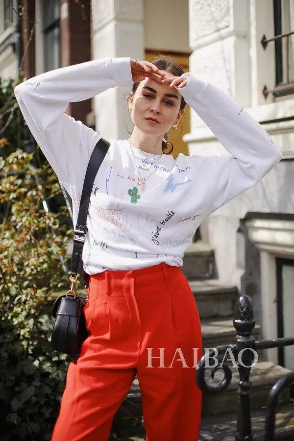 实用| 时尚博主教你早秋穿搭，这样的时髦单品不来一件?