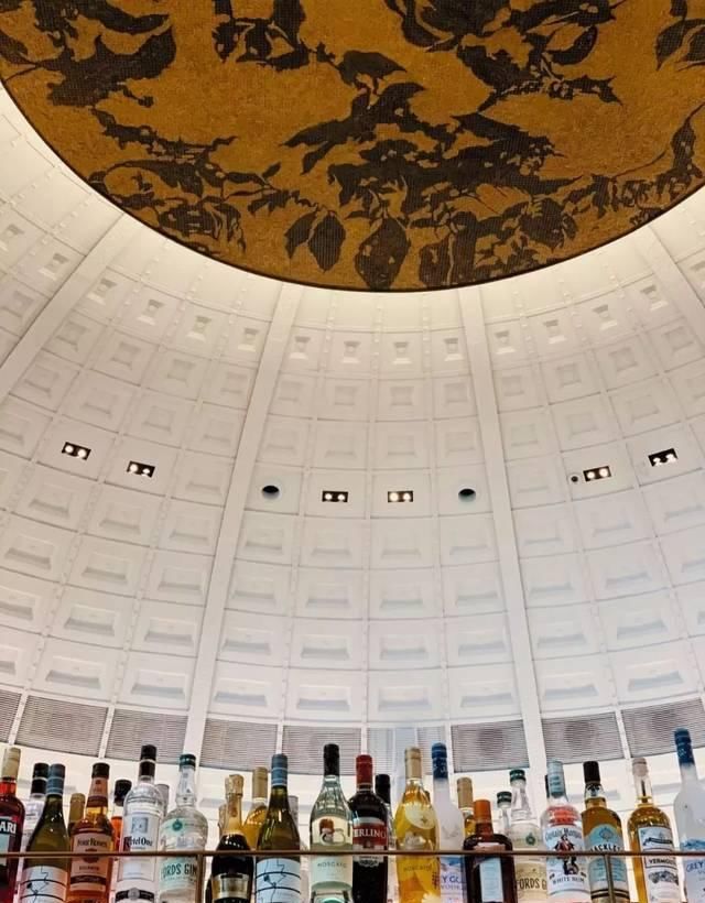 星巴克爆改百年老建筑，将闲置“废楼”改出王炸！网友：别卖咖啡