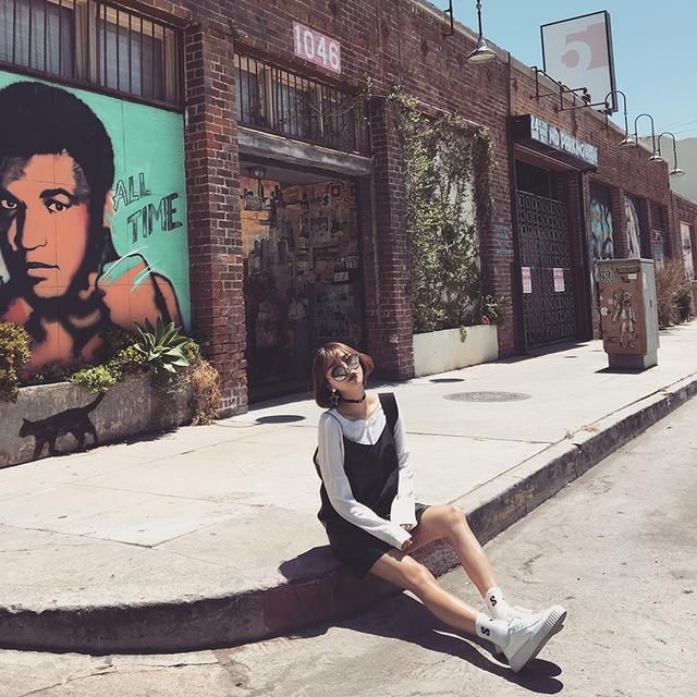 太美了！海边度假，老婆穿这样的衣裙，玲珑曲线优雅不凡！