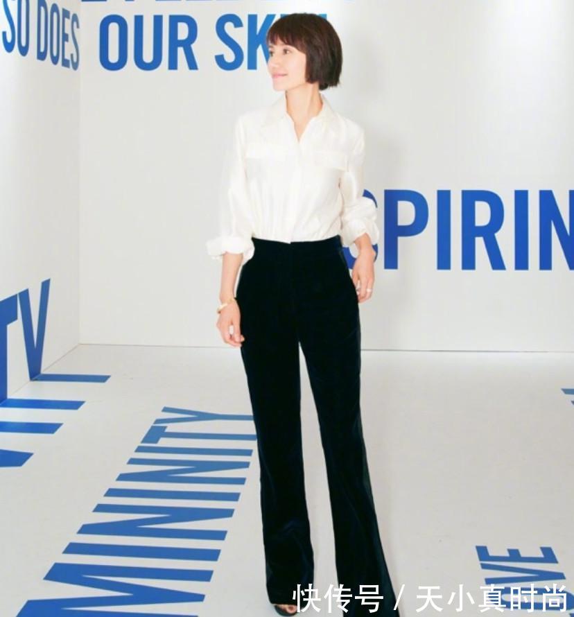 40岁袁泉穿纱裙像小15岁，但眼妆意外亮了，回眸的时候不敢看！