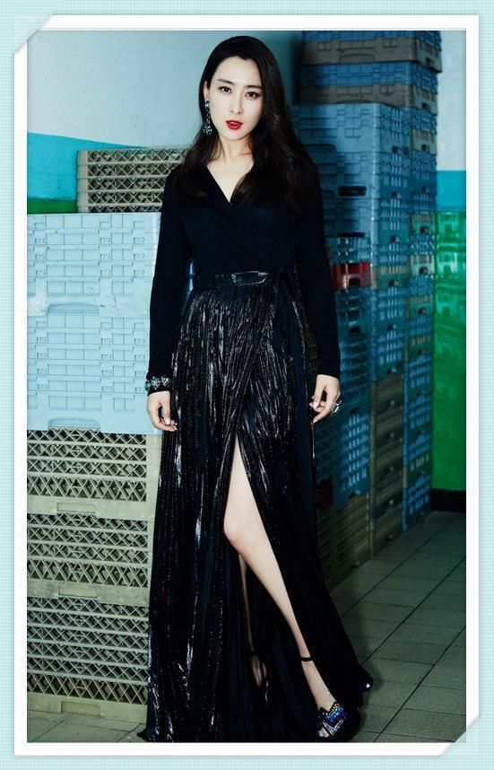 马苏不得了！一件雪纺裙嫩回18岁，旁边小鲜肉都笑得合不拢嘴了！