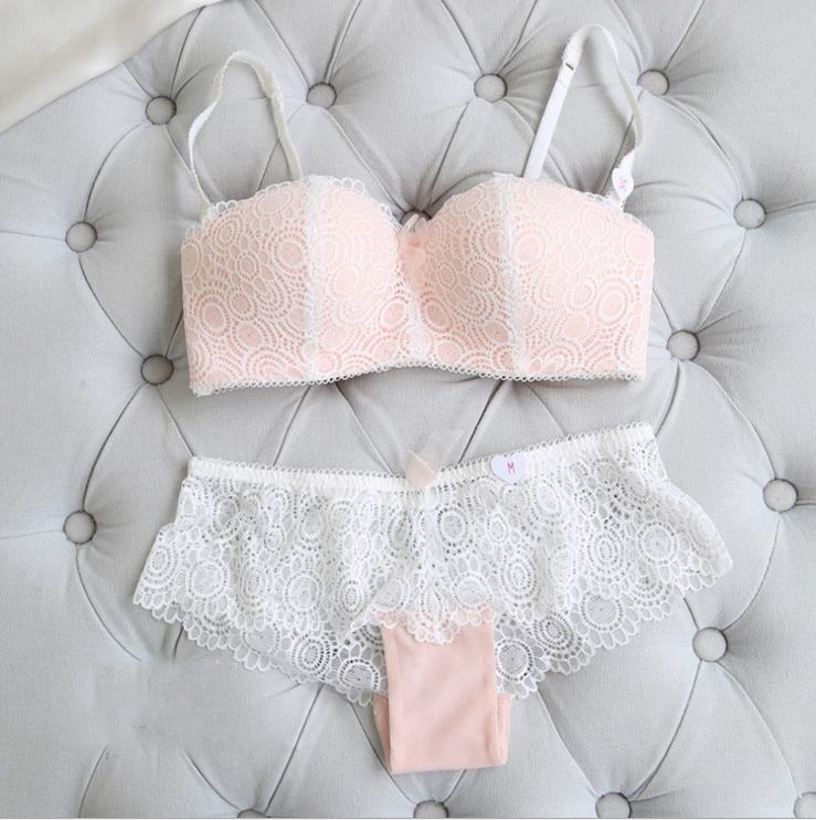 偷偷告诉你，女人一套要穿这样的文胸套装，比普通好看，显女人味