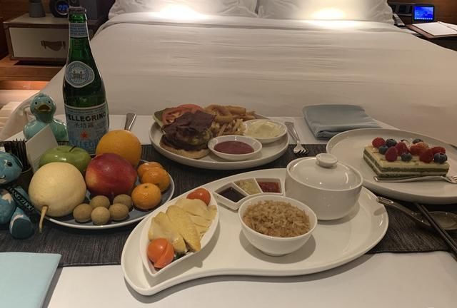 世界唯一建在深坑里的五星酒店,中国花了12年才完工,效果太震撼