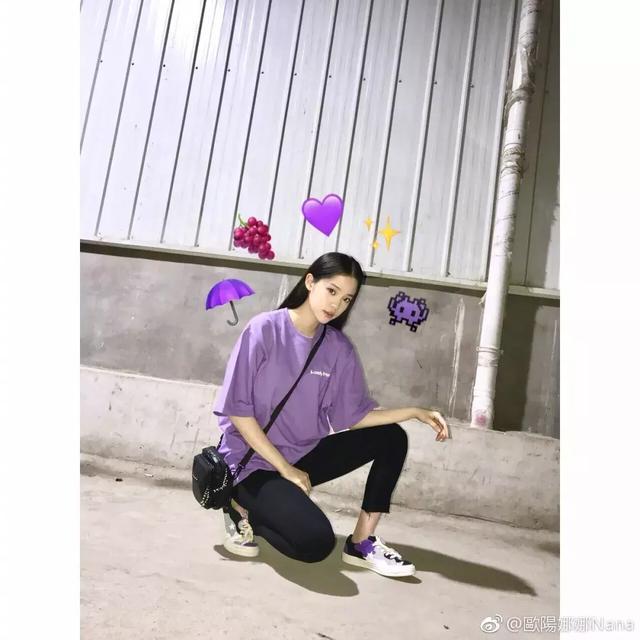 “改头换面”穿出慵懒风，孟美岐吴宣仪的活力少女Tee，了解一下