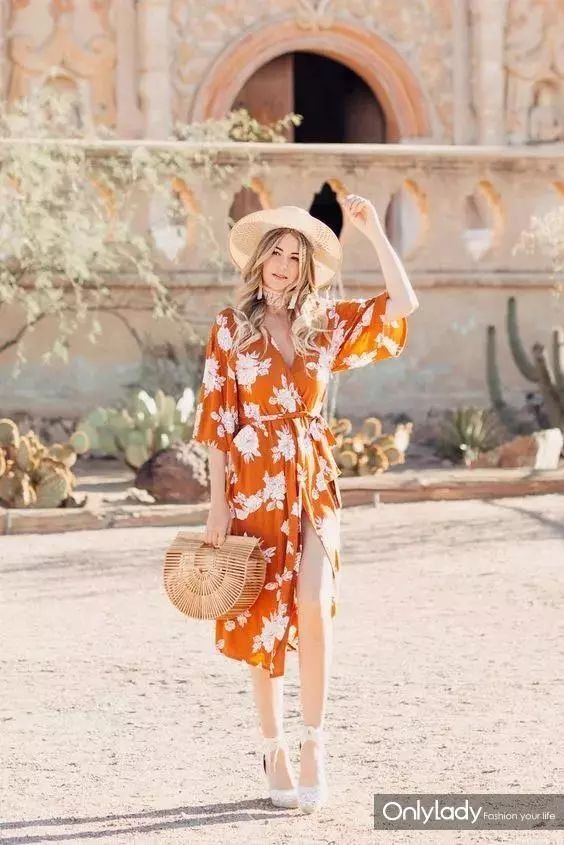 我最喜欢你什么样子?穿连衣裙的样子!