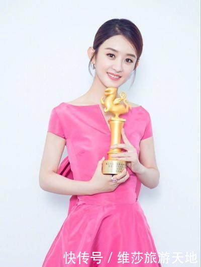 30岁赵丽颖与28岁杨颖同穿粉色长裙，一个嫩成少女，一个老成大妈