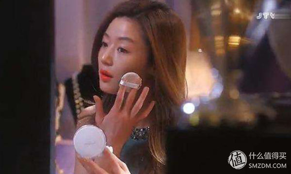 因为朋友圈，我花了300块钱买了只能用一次的口红