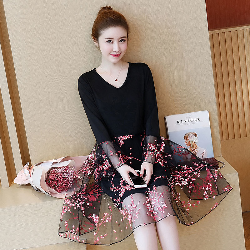 中秋回娘家，千万别穿太土，备2件这样女装，超洋气，穿出体面