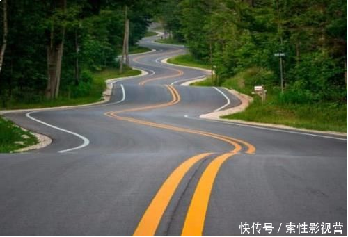 跑高速保持１２０还不断被超车，这些车不怕违章交警说出猫腻！