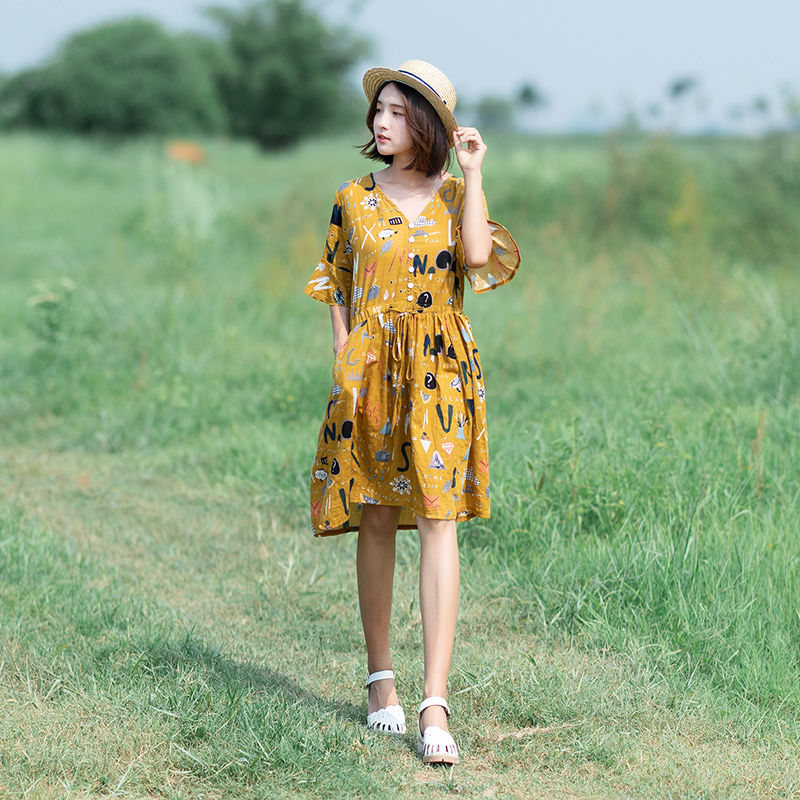 这么热的天!你还不秀身材吗，满满心机的气质裙，你不看看吗