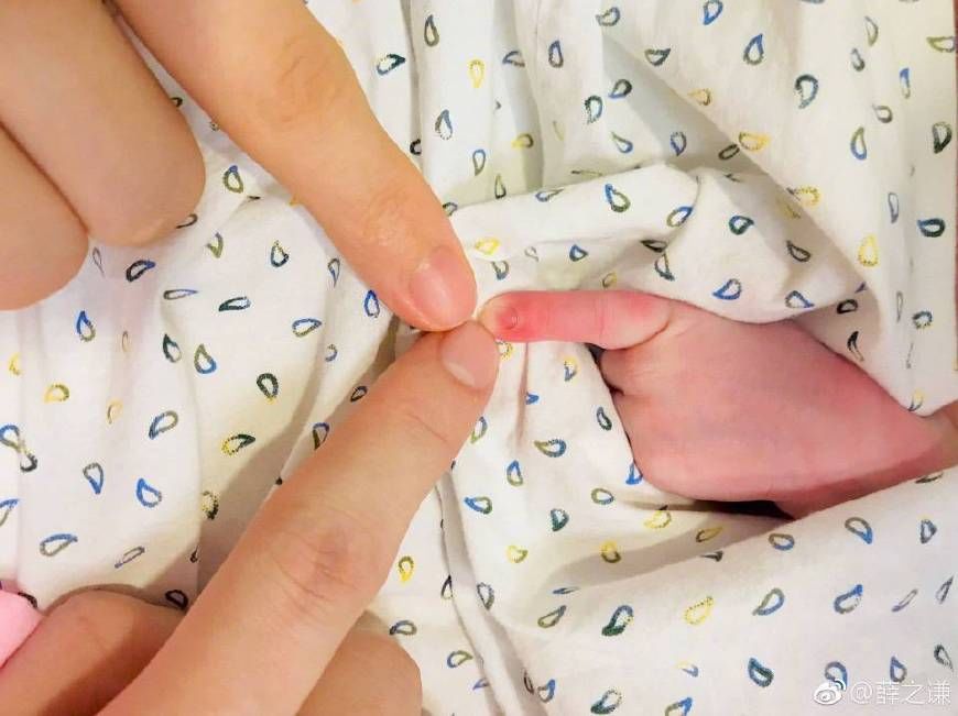 老薛晒娃甜蜜暴击却被实名diss?小雪糕真名扯出往事遭热议!