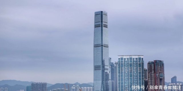 香港人不喜欢大陆游客吗？听香港靓女给出的答案，真的是很耿直