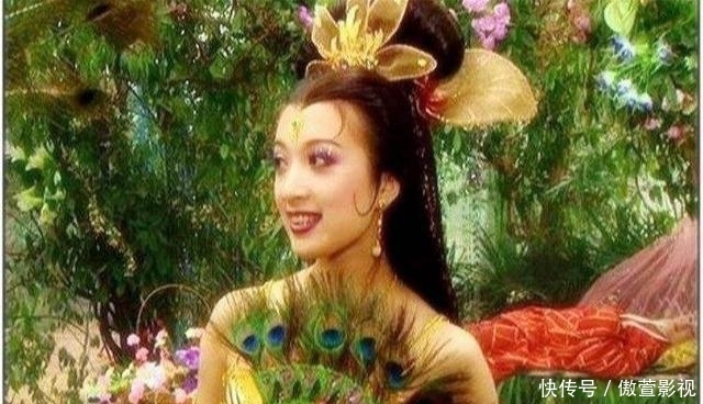 女明星■女明星的孔雀公主造型,全身都穿上羽毛就像了吗?