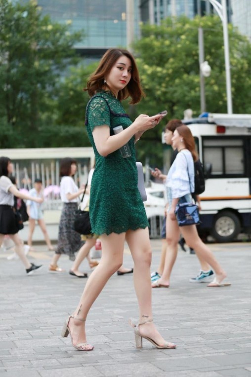  理想|街拍：这样的色彩, 是多少女孩的理想