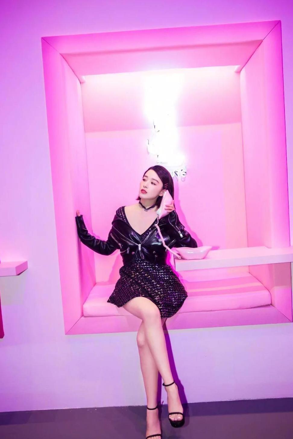 张雪迎撞衫阿姨级的阚清子，输得一败涂地，网友：只怪你没有女人