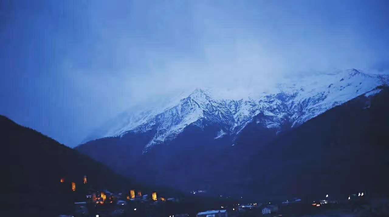 实拍欧洲人的后花园,藏在高加索山里的世外桃源，像极了西藏美景