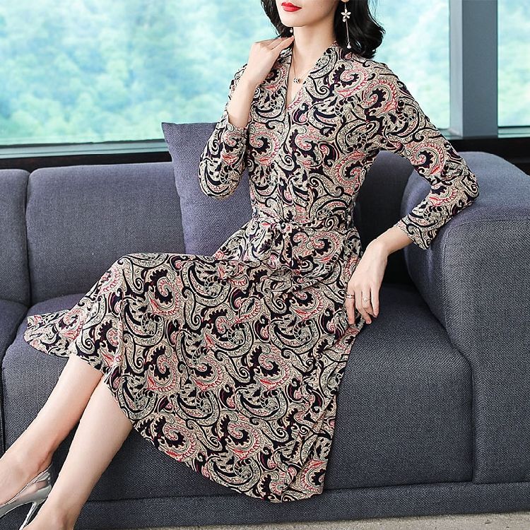 以前入秋，老婆总穿上衣+长裤，现在越来越会了，换这裙美瞎我眼