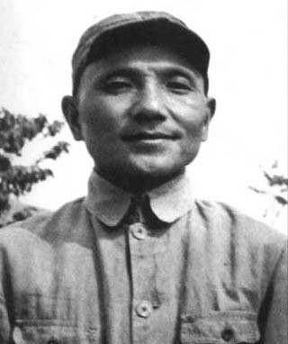 邓小平同志是怎样当县委书记的？