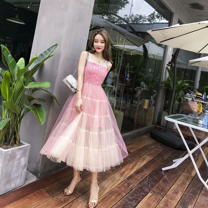 55岁婆婆穿这真丝连衣裙，减龄又大气，瞬间回到20岁