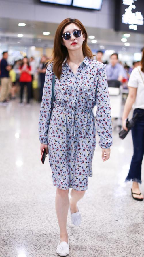 真佩服江疏影，居然把“村姑裙”穿得如此好看，换个人肯定丑哭了