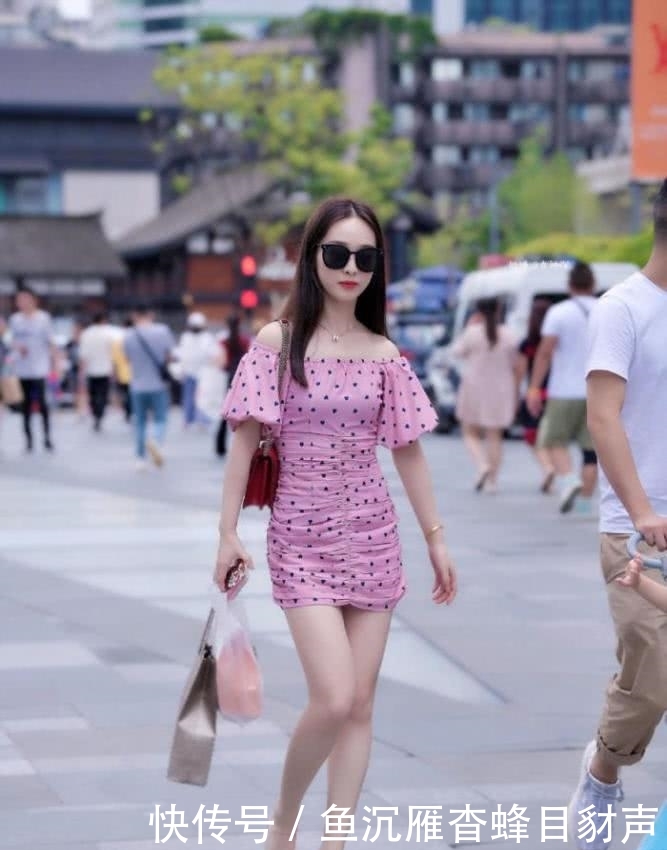 【贵妇】谁说贵妇不能走可爱路线的?圆点连衣裙真是太合适了!