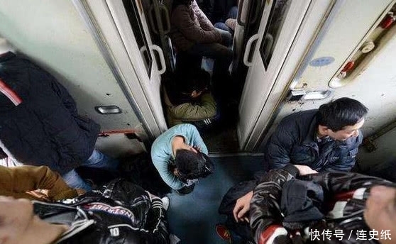 买到火车站票时，呆在哪个地方最好？有位网友的建议值得采纳