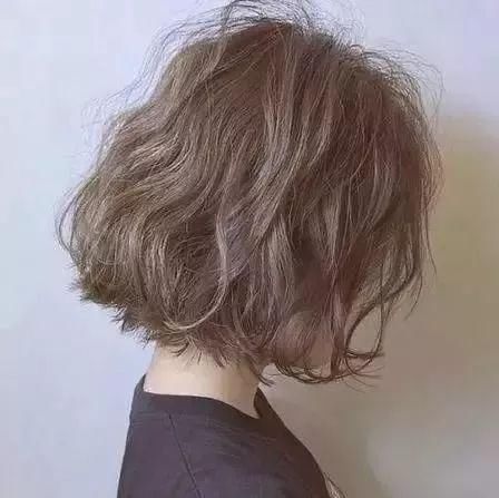 今年流行的8款短发，看完忍不住想剪了!