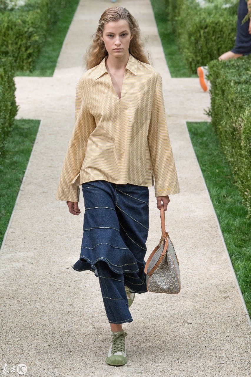 Tory burch2019春夏大秀度假风满满，看完想来次说走就走的旅行!