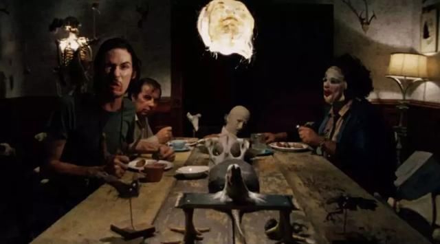 谋杀、食人、盗墓、恋尸,这个恶魔撑起美国恐