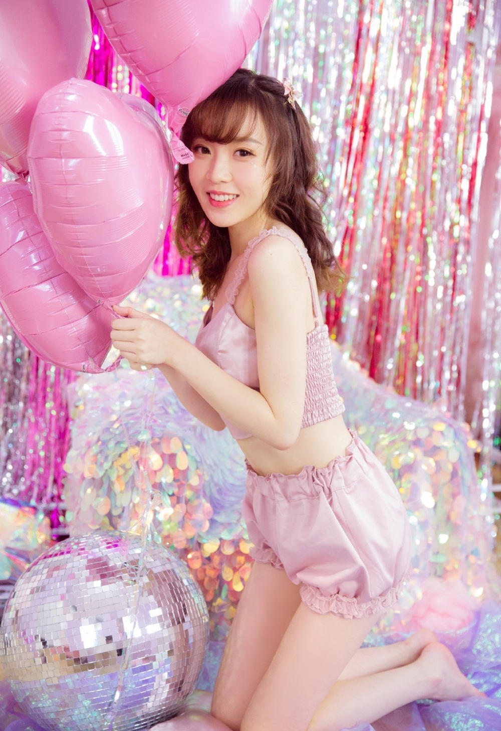 高颜值清纯甜美白皙美女细腰美腿唯美写真