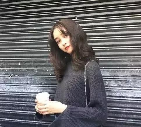 如果你是中长发，试一下这几个发型，染成亚麻黄棕色就更无敌了！