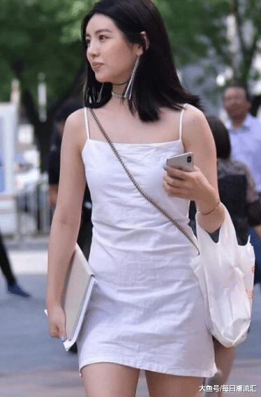  『感觉』穿吊带裙容易穿出睡裙的感觉？那真的是因为你不会挑！