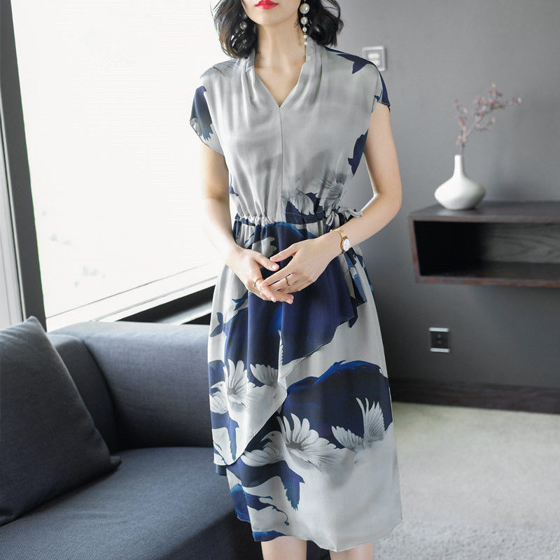 腰粗屁股大而不敢穿裙子?看看下面女人穿的，一样能美得让人心动