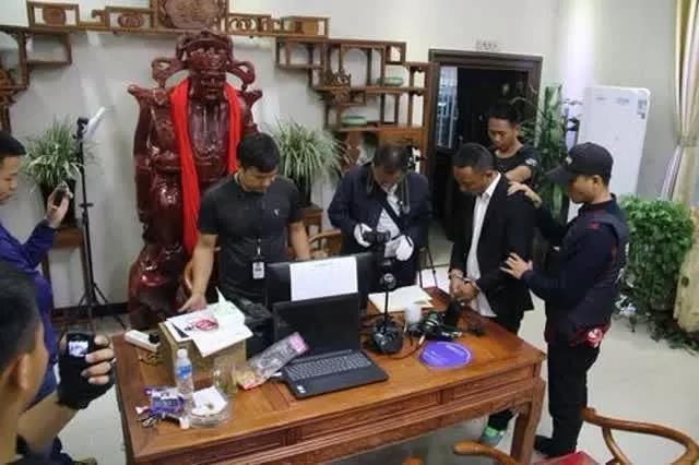 拥有160万粉丝的正能量网红涉黑被抓