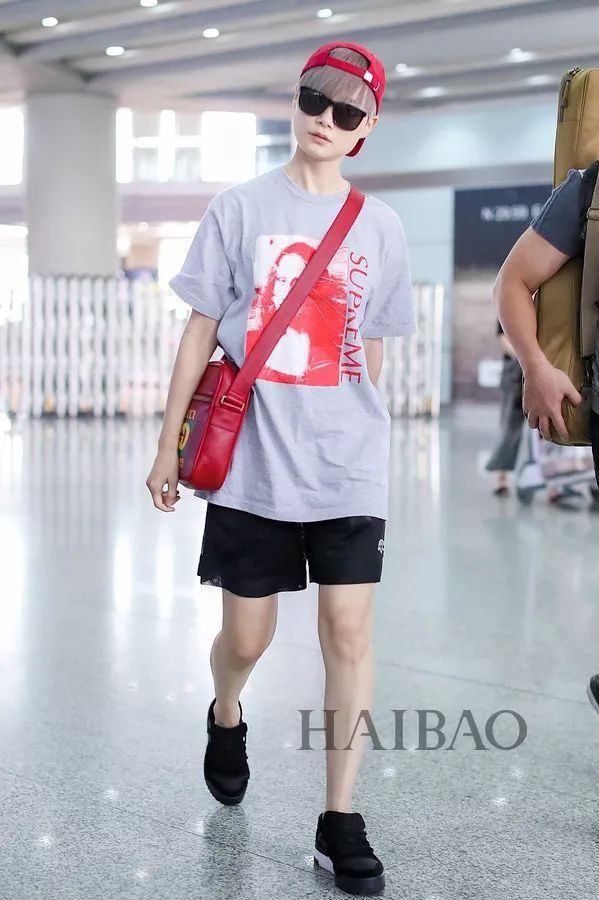 秘籍| 明星都在炫腹秀美腿，但怎么露才更高级?【海报街拍】