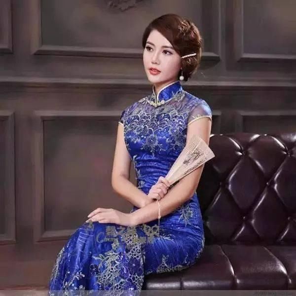 20多岁的女孩适合穿旗袍吗？