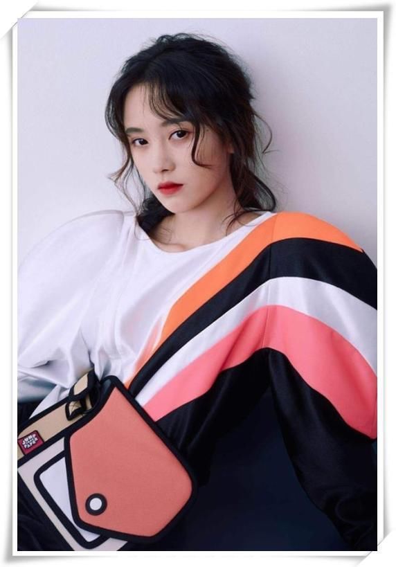 看了鞠婧祎机场照,再看看杂志照,才知道为啥都叫她四千年美女了