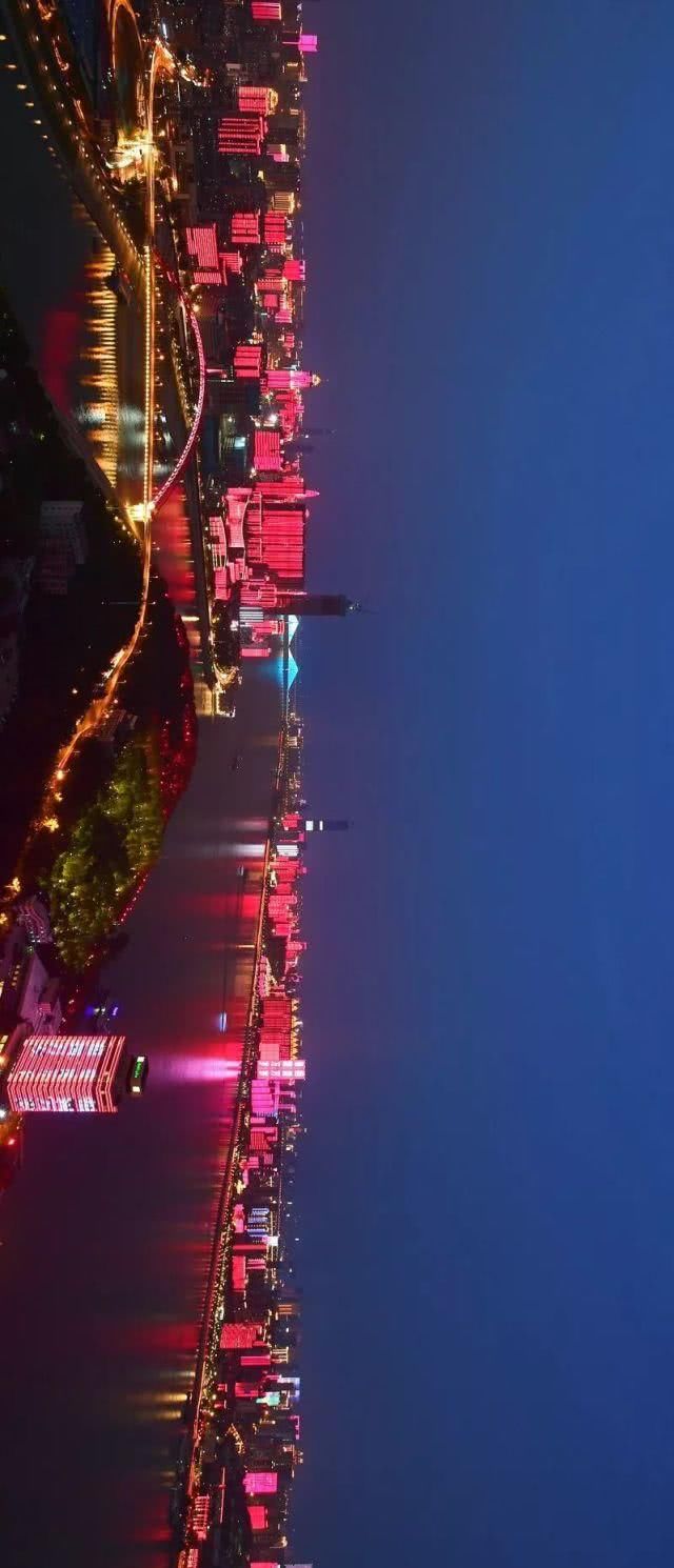 央视直播！武汉用8分钟表白祖国，太太太燃了……