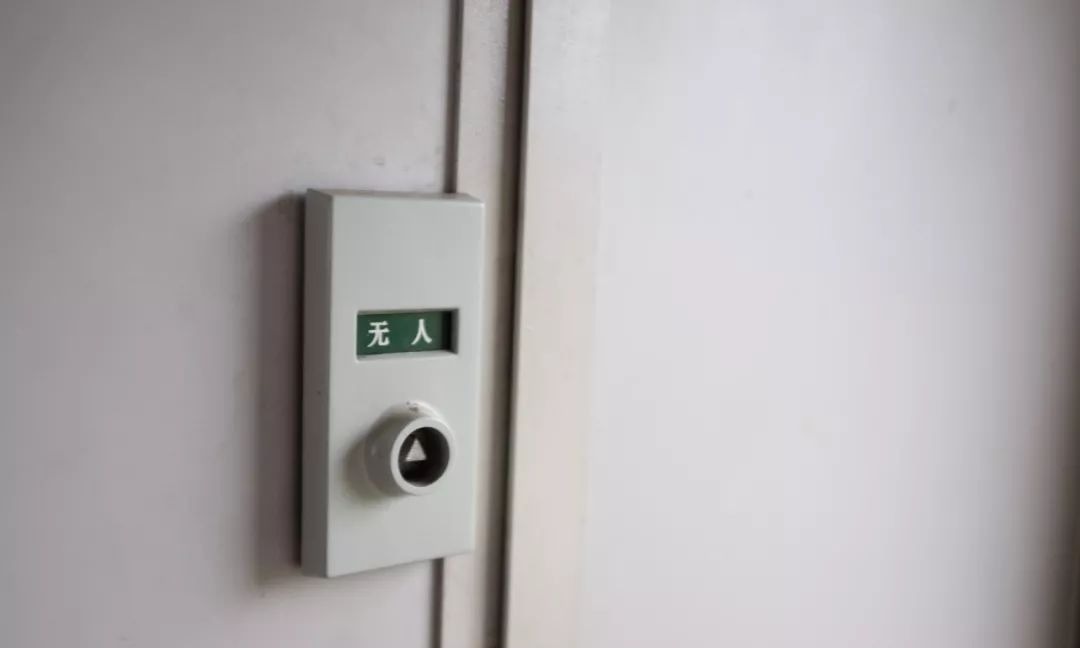 看世界 | 越南双层火车体验，座位比高铁还宽敞，厕所上的字看乐